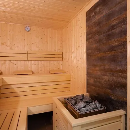 C2 Z Basenem, Sauna, Jacuzzi - 5d Apartment
